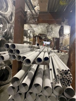 Титановая труба