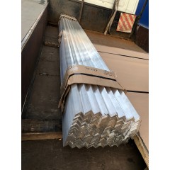 Дюралевый уголок 100х100х10мм Д16Т равнополочный